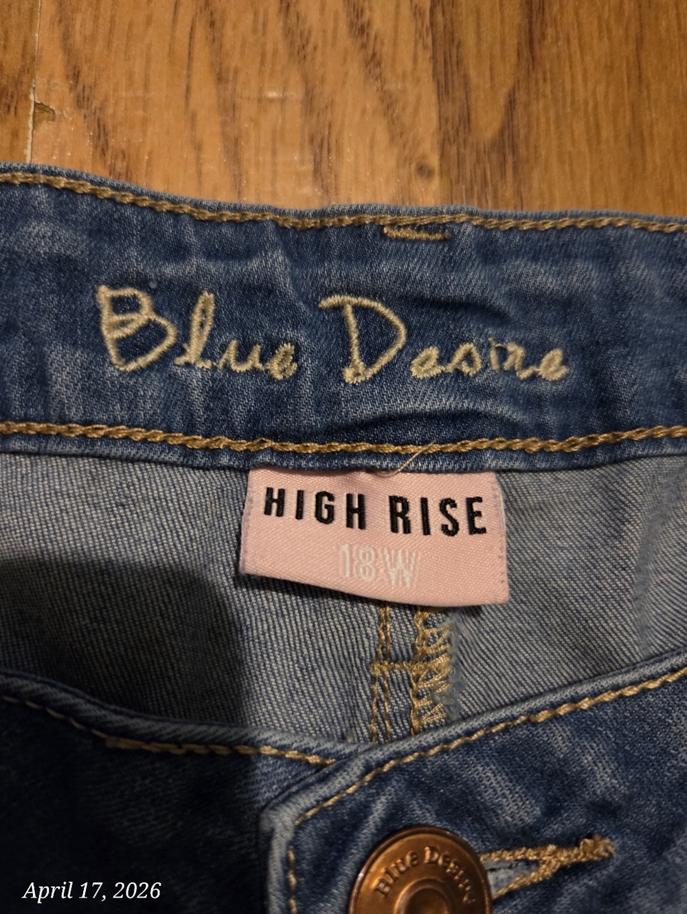 Women's High Rise Jeans - Picture 3 of 5